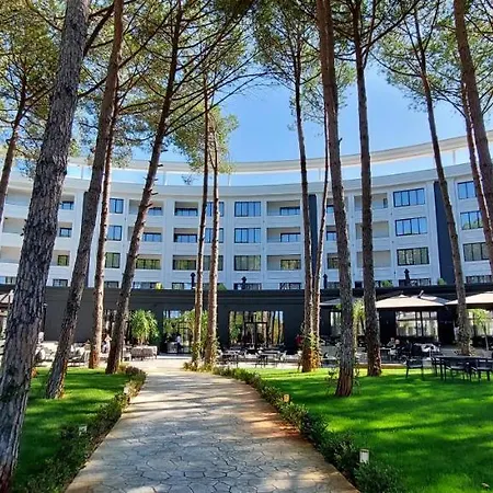 Reina 3 Lalzi Bay Lura2 Durrës